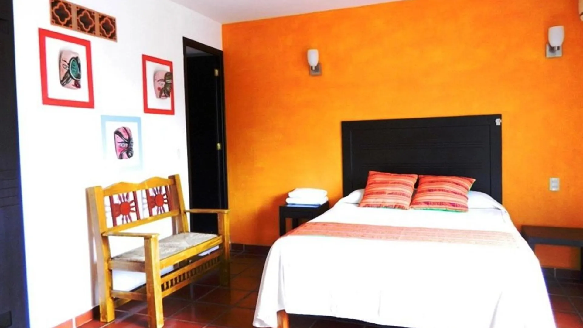 La Iguana Vallarta Lgbt Adults Only - Romantic Zone - Party Clubbing Street Puerto Vallarta 3*,  Mexique